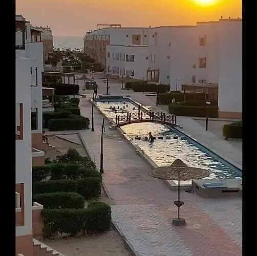 شاليهات قرية بلو لاجون السياحية للعائلات